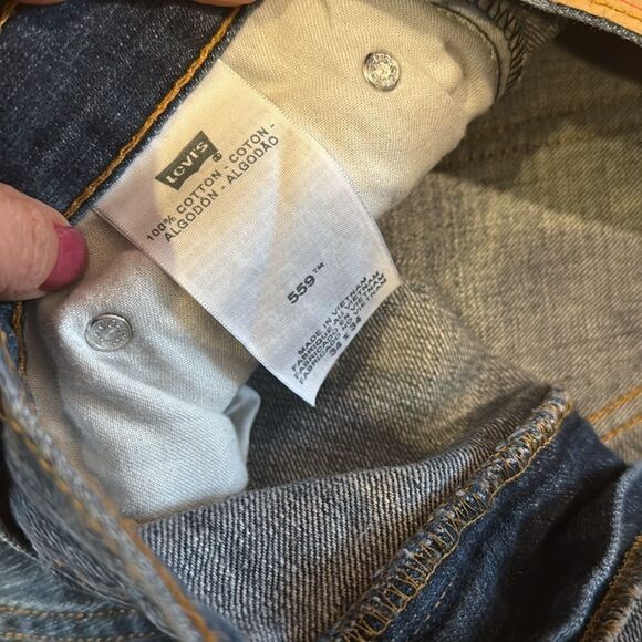 Levi's Men's 559 Blue Jeans - 34/34 on tag but they’re 34/31 - Great Condition - Picture 7 of 8